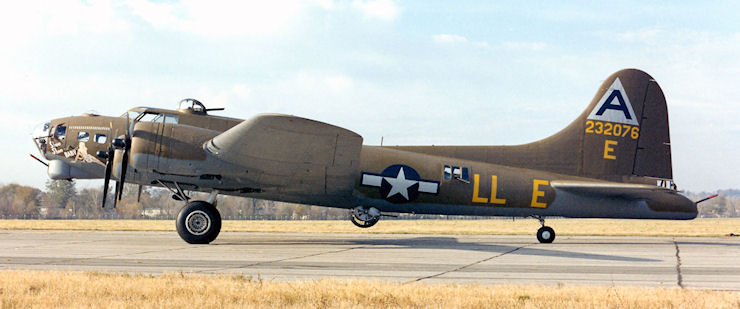 Boeing B-17 Flying Fortress Landing Picture